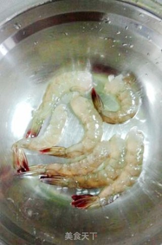 沙拉开背虾的做法步骤：2
