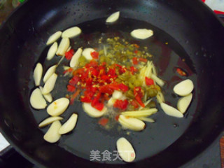 【家常小炒】芹菜爆虾尾的做法步骤：3