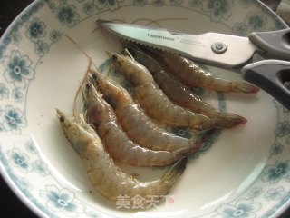砂锅金虾粥的做法步骤：3