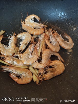 烤鸭香菇红烧虾面的做法步骤：4