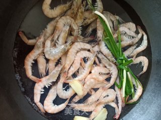红汤基围虾的做法步骤：4