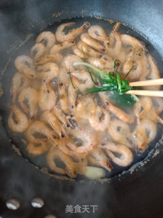 红汤基围虾的做法步骤：5