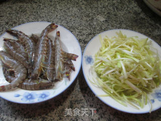 韭菜芽炒基围虾的做法步骤：1