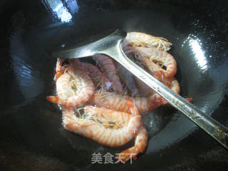 韭菜芽炒基围虾的做法步骤：3