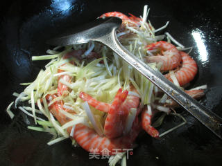 韭菜芽炒基围虾的做法步骤：4