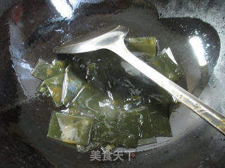 海带炒基围虾的做法步骤：2