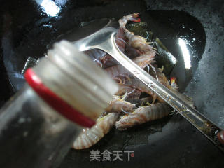 海带炒基围虾的做法步骤：3