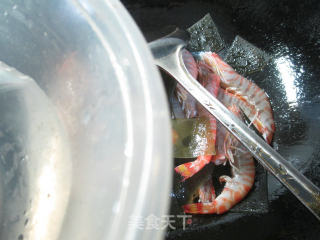 海带炒基围虾的做法步骤：5