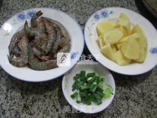 土豆炒基围虾 的做法步骤：1