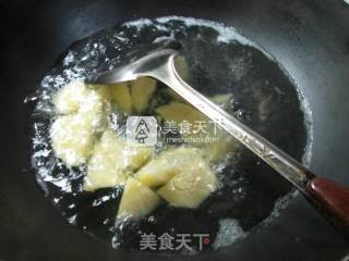 土豆炒基围虾 的做法步骤：2