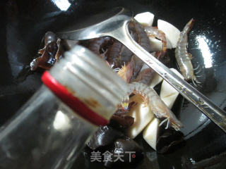 黑木耳茭白基围虾 的做法步骤：5