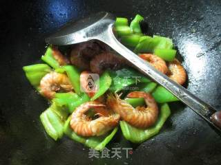尖椒炒基围虾 的做法步骤：9
