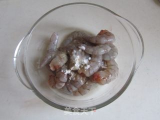 虾仁芦笋蟹味菇的做法步骤：2