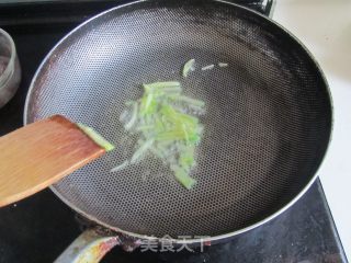 虾仁芦笋蟹味菇的做法步骤：6