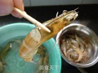 红烧基围虾的做法步骤：2