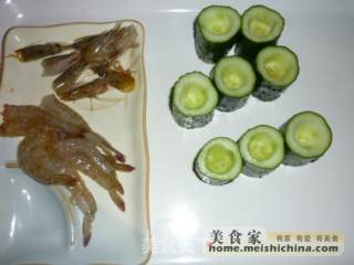 鱼籽鲜虾黄瓜盅的做法步骤：1