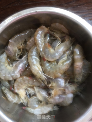 红烧基围虾的做法步骤：1