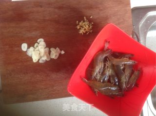 椰香咖喱鲜虾意面的做法步骤：1