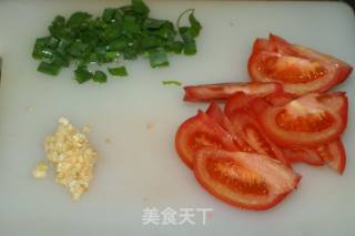 蕃茄鲜虾汤的做法步骤：2
