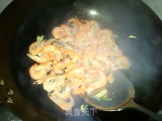 白萝卜炒虾的做法步骤：2