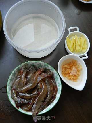 潮汕砂锅粥--鲜虾粥的做法步骤：1