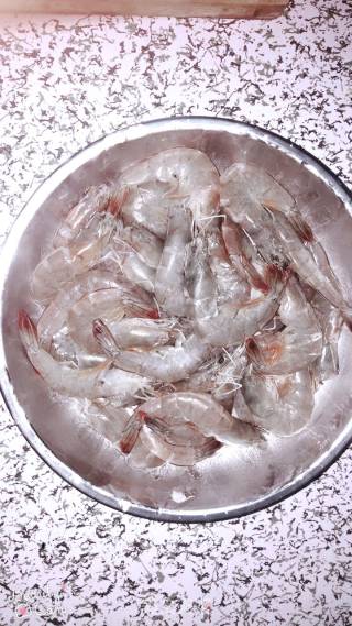 红烧基围虾的做法步骤：1
