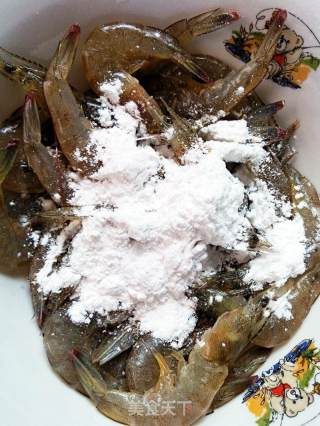 酥炸大虾的做法步骤：4