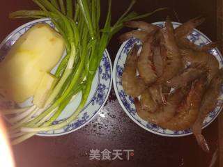 干锅虾的做法步骤：1