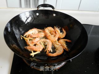 包菜炒大虾的做法步骤：5