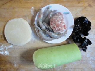 鲜虾猪肉大蒸饺的做法步骤：1