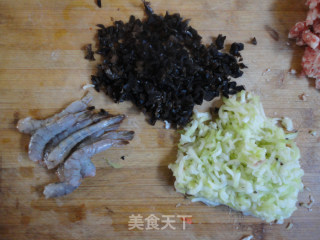 鲜虾猪肉大蒸饺的做法步骤：4