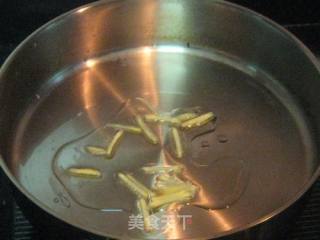 咖喱对虾的做法步骤：2