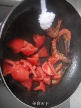 番茄炖对虾的做法步骤：5