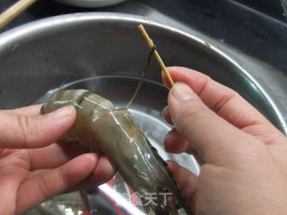 薯泥芝士焗对虾的做法步骤：2