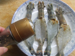 薯泥芝士焗对虾的做法步骤：6