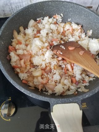 洋葱北极虾炒米的做法步骤：5