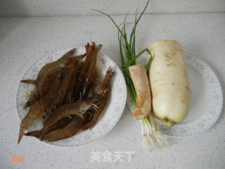 萝卜丝煮大虾的做法步骤：1