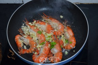 红烧蒜香大虾（对虾）的做法步骤：5