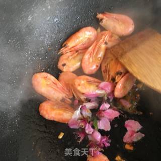 香辣桃花虾的做法步骤：5