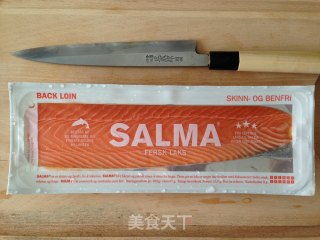 三文鱼寿司——准确地说，其实是maki&sashimi的做法步骤：1