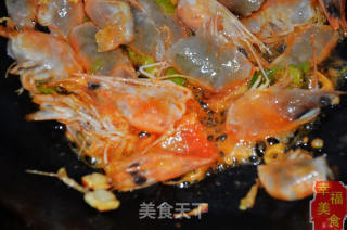 幸福美食：味美鲜香的青岛特色菜品大虾烧白菜的做法步骤：4