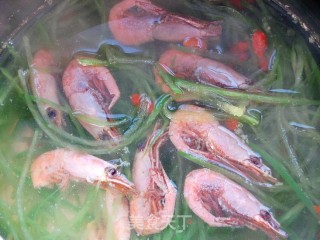 北极虾翡翠萝卜汤的做法步骤：4