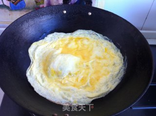 虾仁炒鸡蛋的做法步骤：4