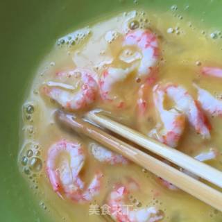 美味便当之甜虾吐司卷的做法步骤：6