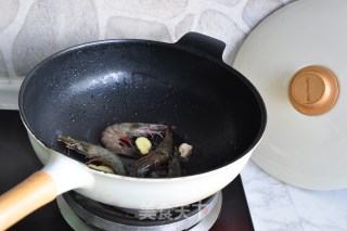 鲜虾萝卜丝热汤面的做法步骤：4
