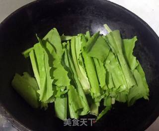 油麦菜炒海虾的做法步骤：4