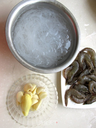 #铁釜烧饭就是香#蒜蓉粉丝蒸海虾的做法步骤：1