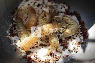 椒盐焗皮皮虾的做法步骤：3