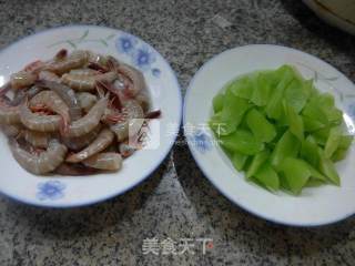 莴笋炒海虾的做法步骤：1
