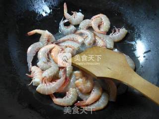 莴笋炒海虾的做法步骤：3